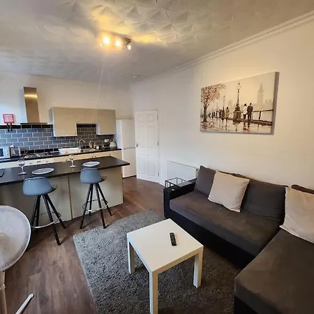 King Bed Apartment By Property Promise Cardiff Exterior photo